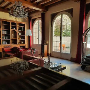 Le Clos Des Soyeux Guest house